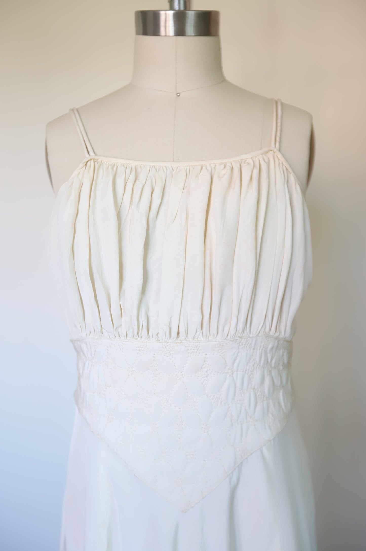 1950s Quilted Circle Bridal Gown