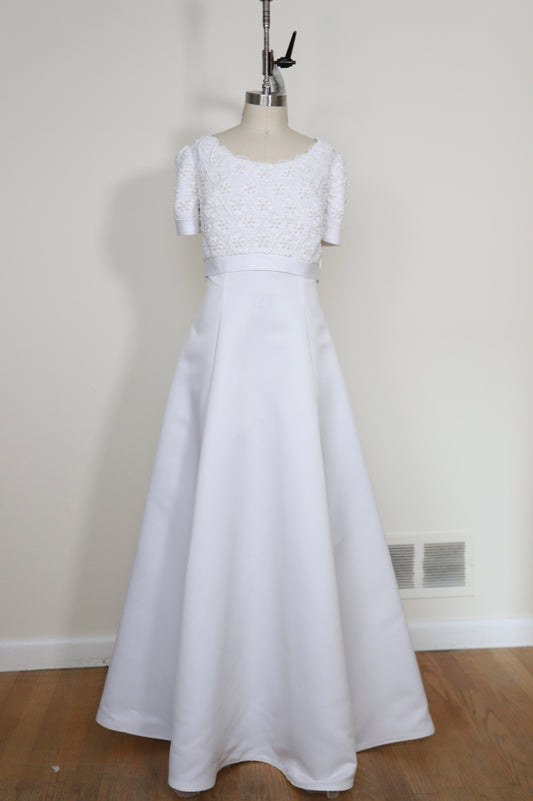 1990's Empire Waist Short Sleeve Lace A Line Gown