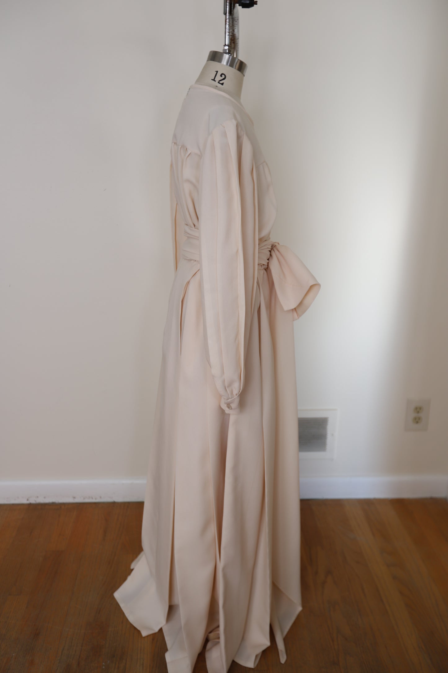 1960's Crepe Longsleeve Dress With Detachable Bow Waist