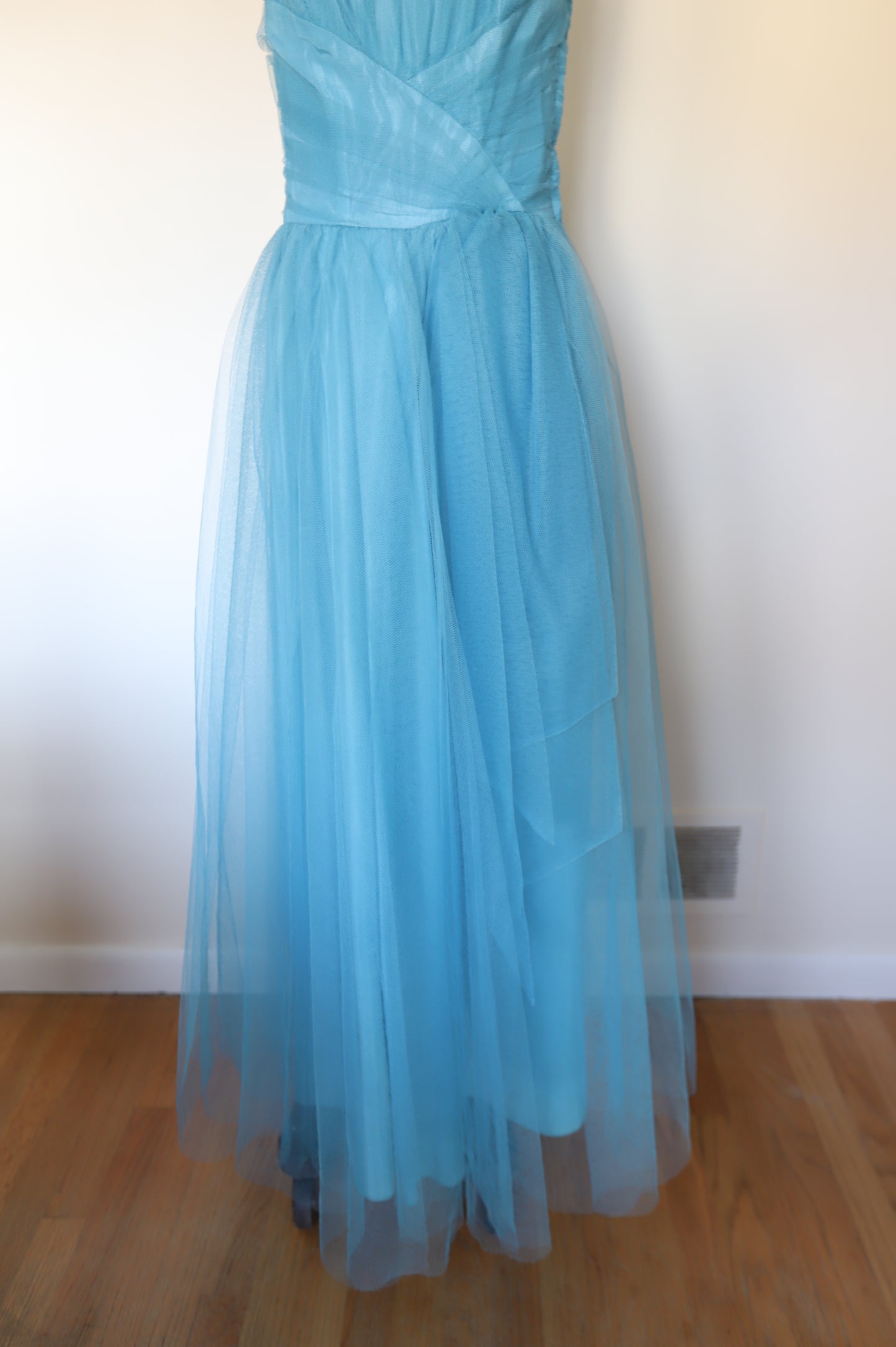 1950s Vintage Strapless Tulle Gown