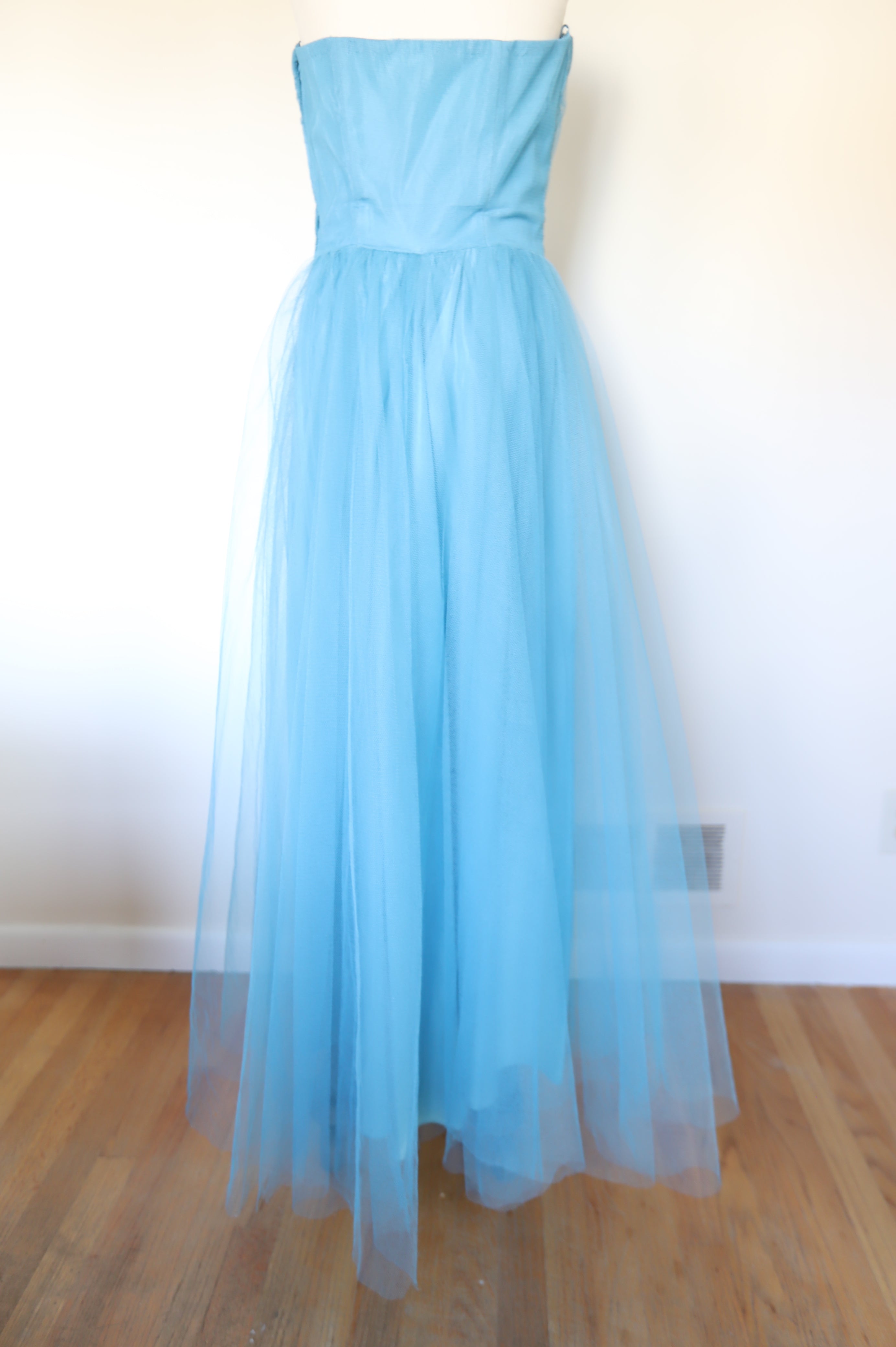 1950s Vintage Strapless Tulle Gown