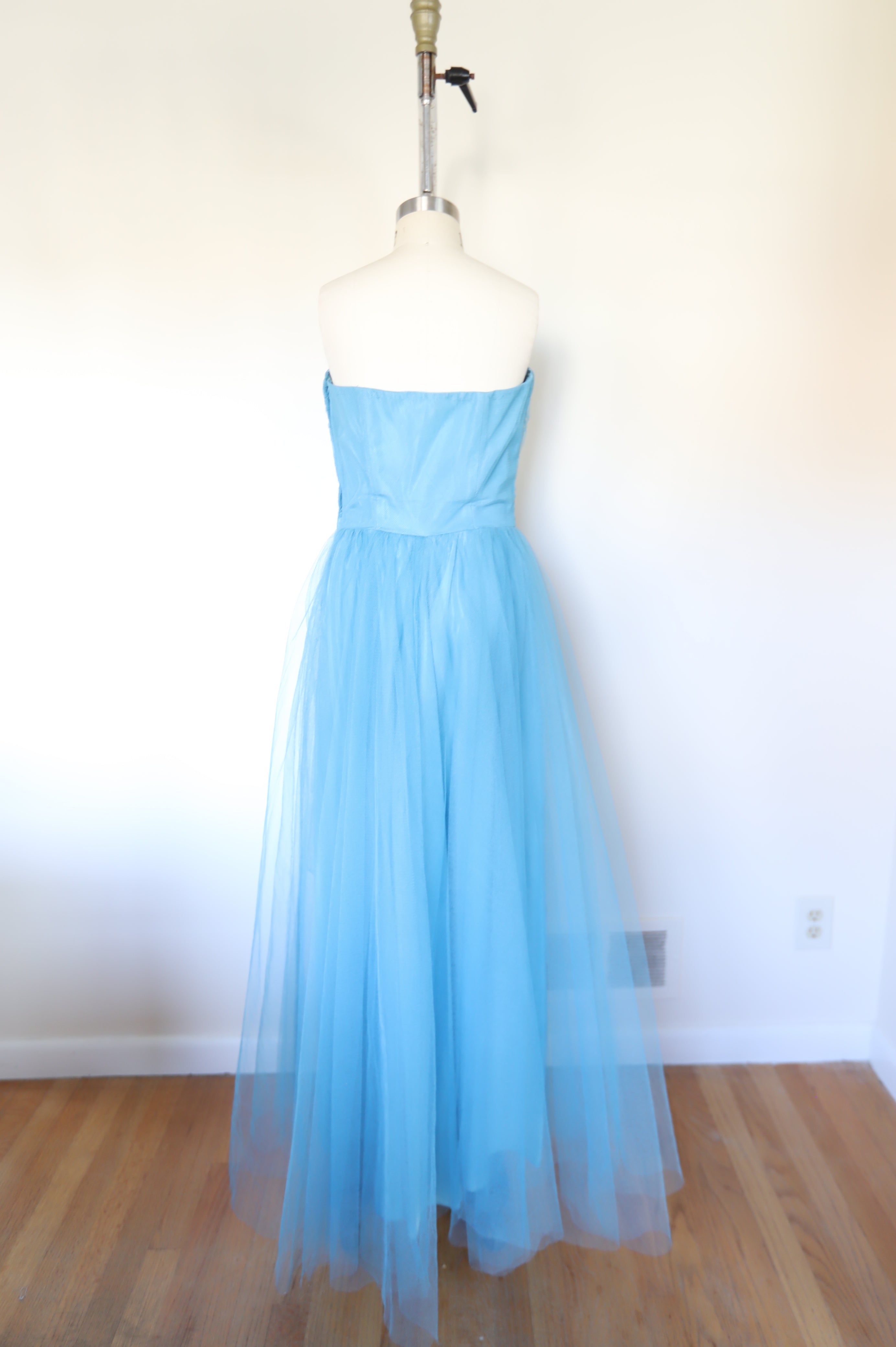 1950s Vintage Strapless Tulle Gown