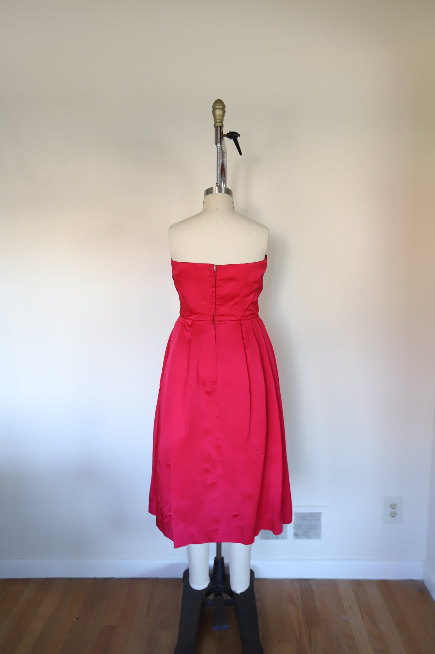 1950s Vintage Strapless Bow Dress