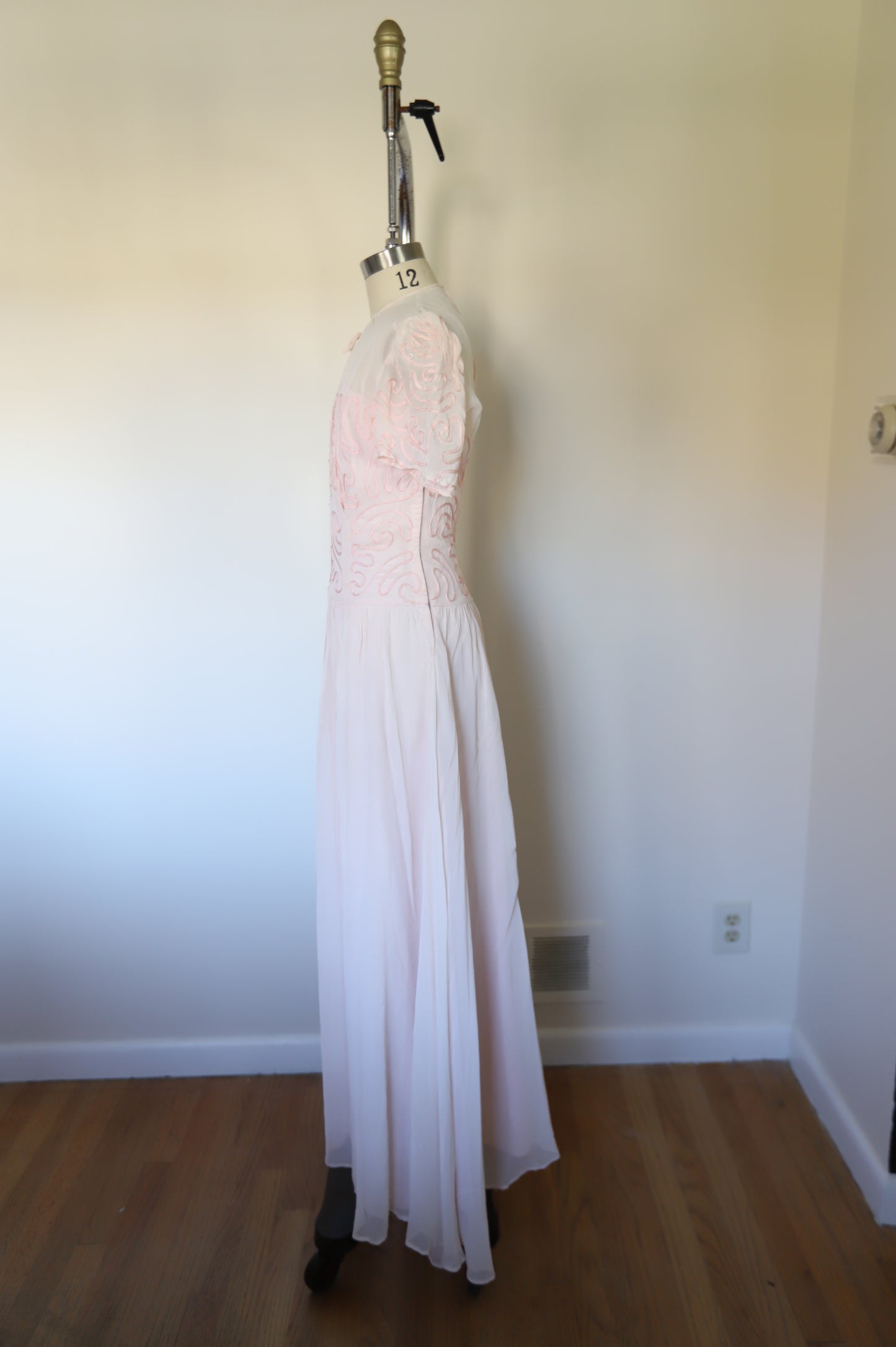 1950s Vintage Short Sleeve Sweetheart Sheer Overlay Gown