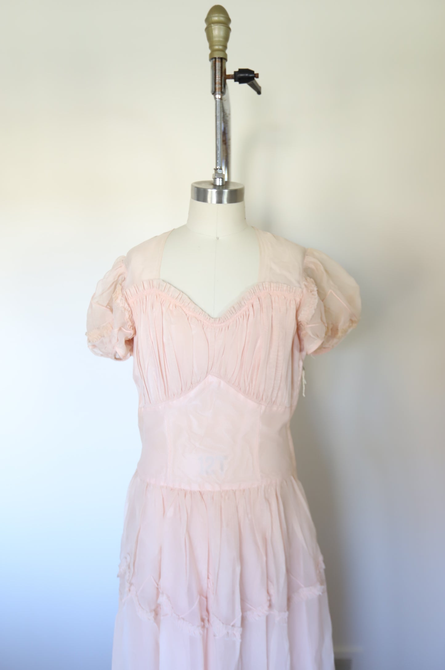 1950s Vintage Short Sleeve Pleated Sweetheart Tiered Layered Gown