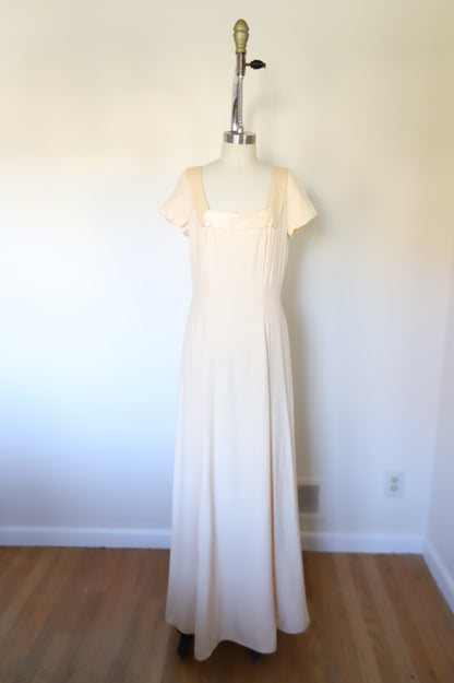 1970s Vintage Square Neck Low Back Bow Dress