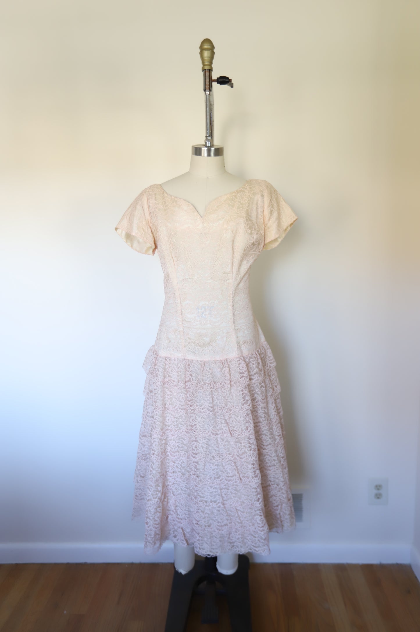 1960s Vintage Drop Waist Lace Dress