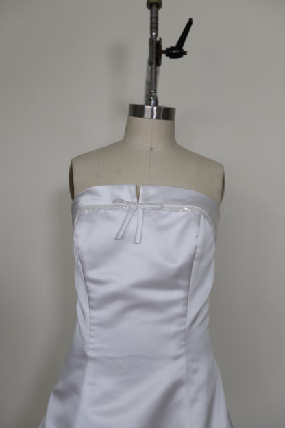1990's Strapless Bridal Bow Gown Button Back With Train