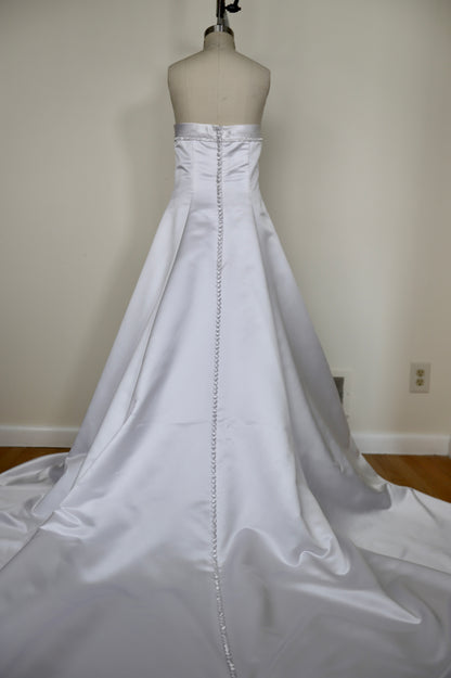 1990's Strapless Bridal Bow Gown Button Back With Train
