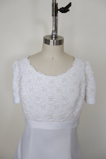 1990's Empire Waist Short Sleeve Lace A Line Gown