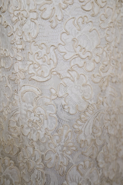 1960's Lace Boat Neck Ribbon Dress