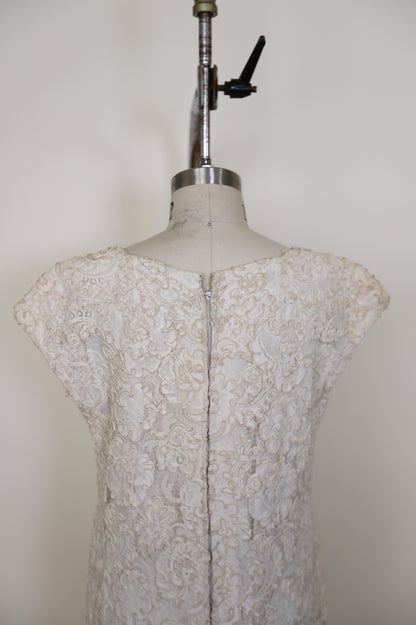 1960's Lace Boat Neck Ribbon Dress